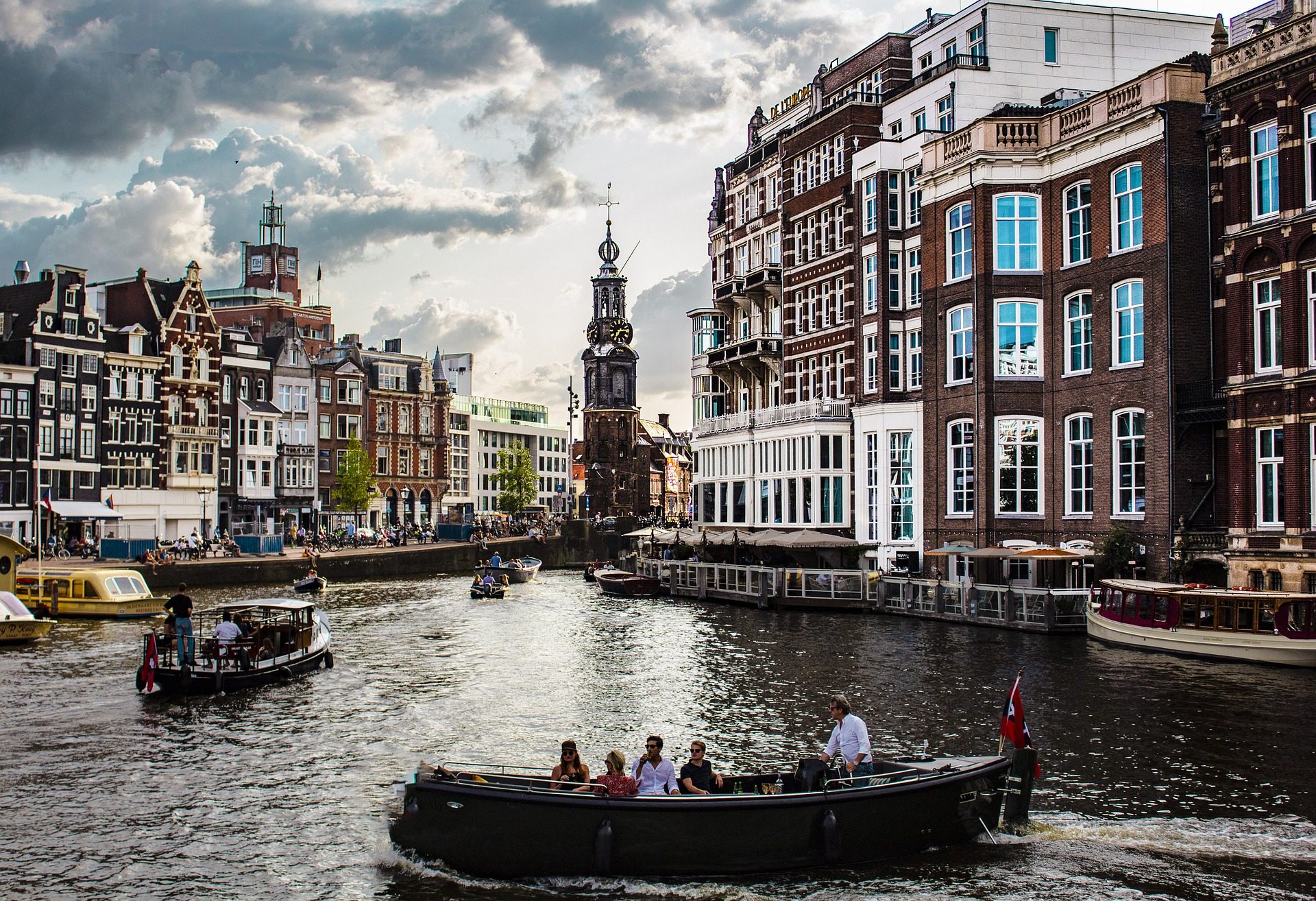 Γιατί η Ολλανδία αλλάζει το όνομά της σε “Κάτω Χώρες”;