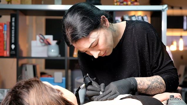 Facebook: Απαγορευτικό σε φωτογραφίες με τατουάζ θηλών μετά από μαστεκτομή