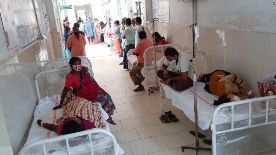 Ινδία: Γεμίζουν τα νοσοκομεία με ασθενείς από μυστηριώδη λοίμωξη