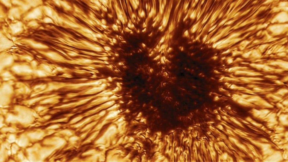 Δείτε την εντυπωσιακή φωτογραφία ηλιακής κηλίδας μεγαλύτερης από τη Γη