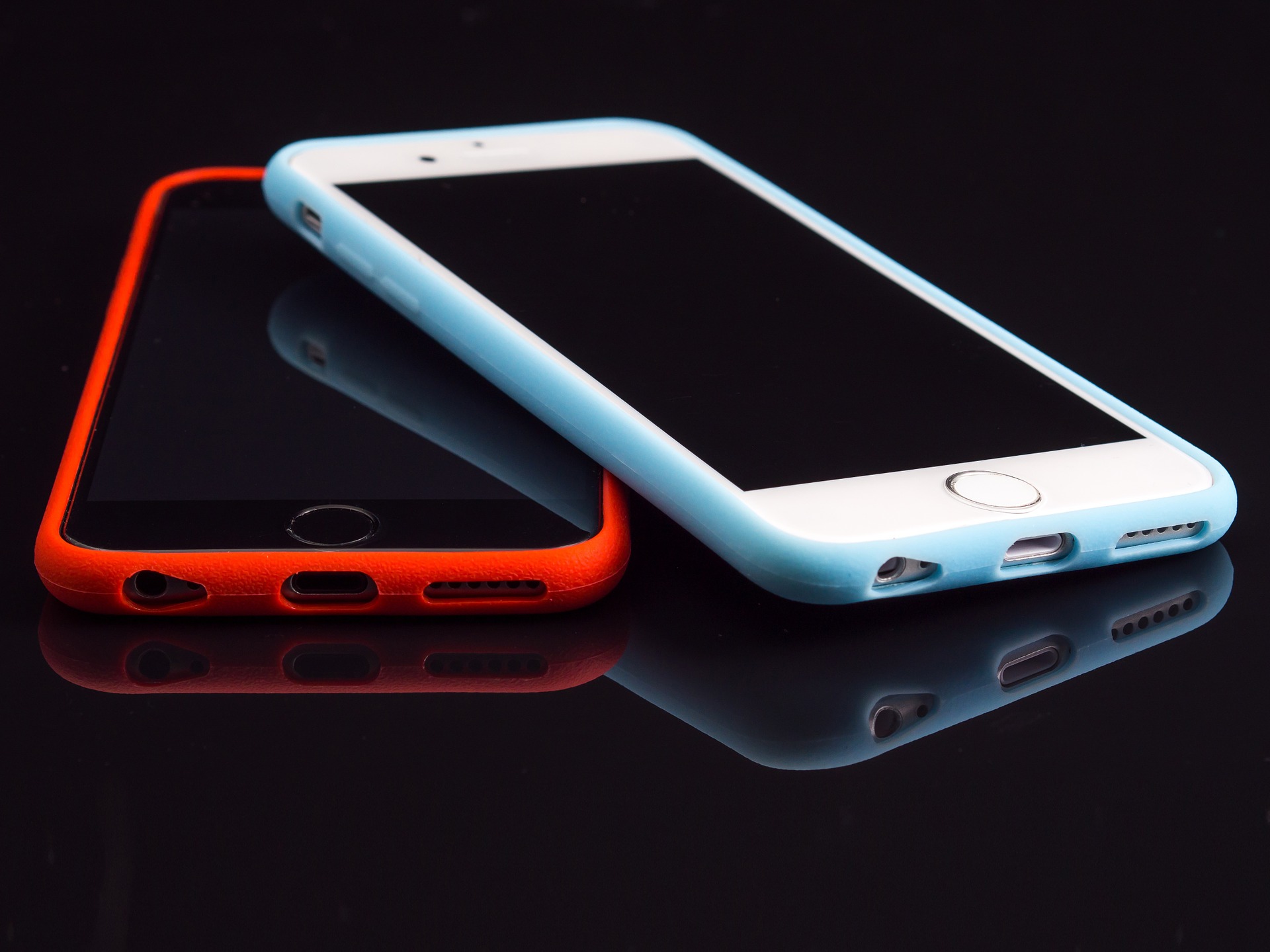 Αpple: Αποσύρει 3 μοντέλα iPhone