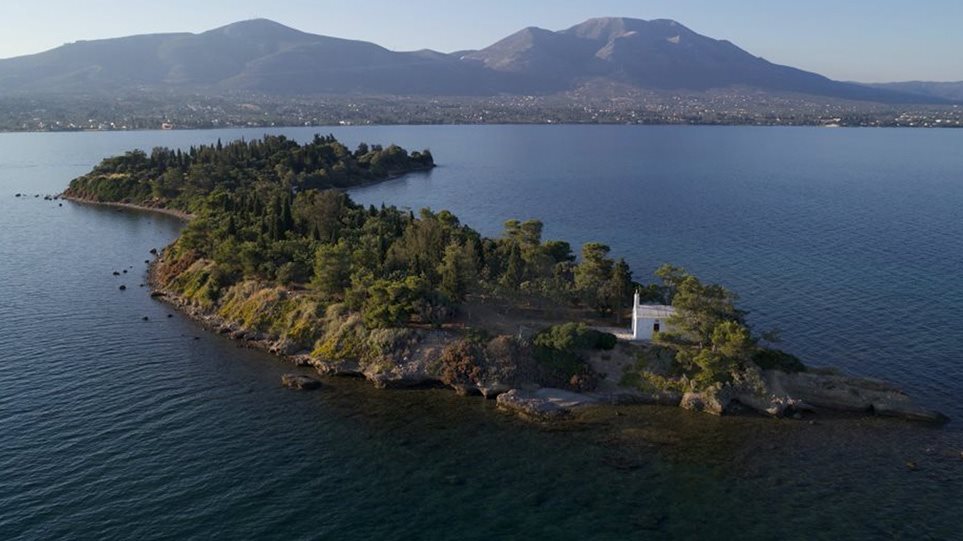 Αγία Τριάδα: Πωλείται εδώ κι εφτά χρόνια το ελληνικό νησί – Ήθελαν να το αγοράσουν οι Beatles