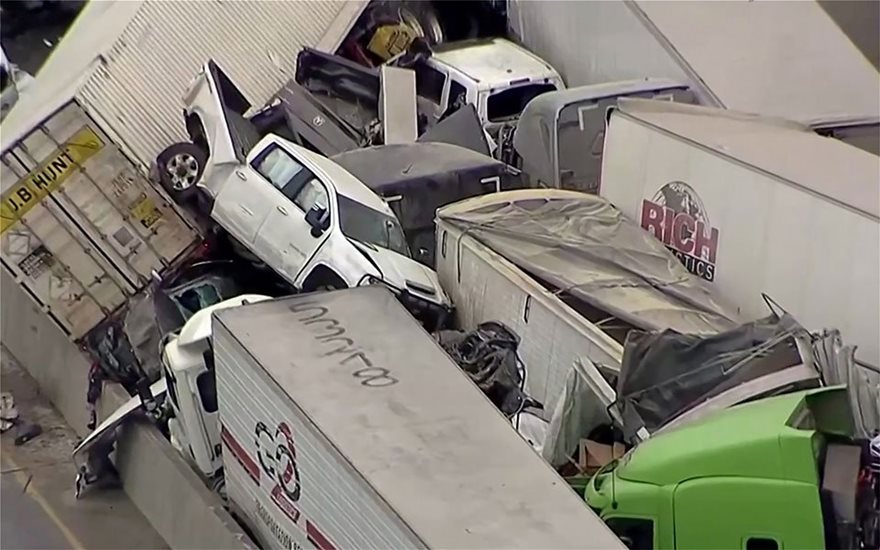 Βίντεο και φωτογραφίες από την καραμπόλα με πάνω από 130 οχήματα στο Τέξας: 9 οι νεκροί
